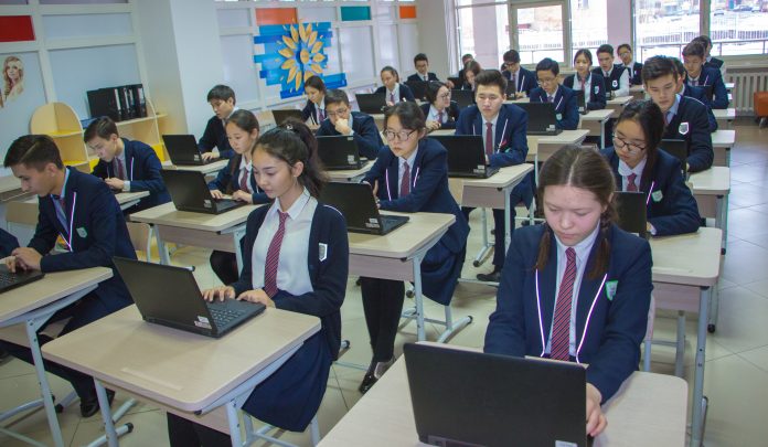 Júzge jýyq oqýshy Wiki Camp aksııasyna qatysty