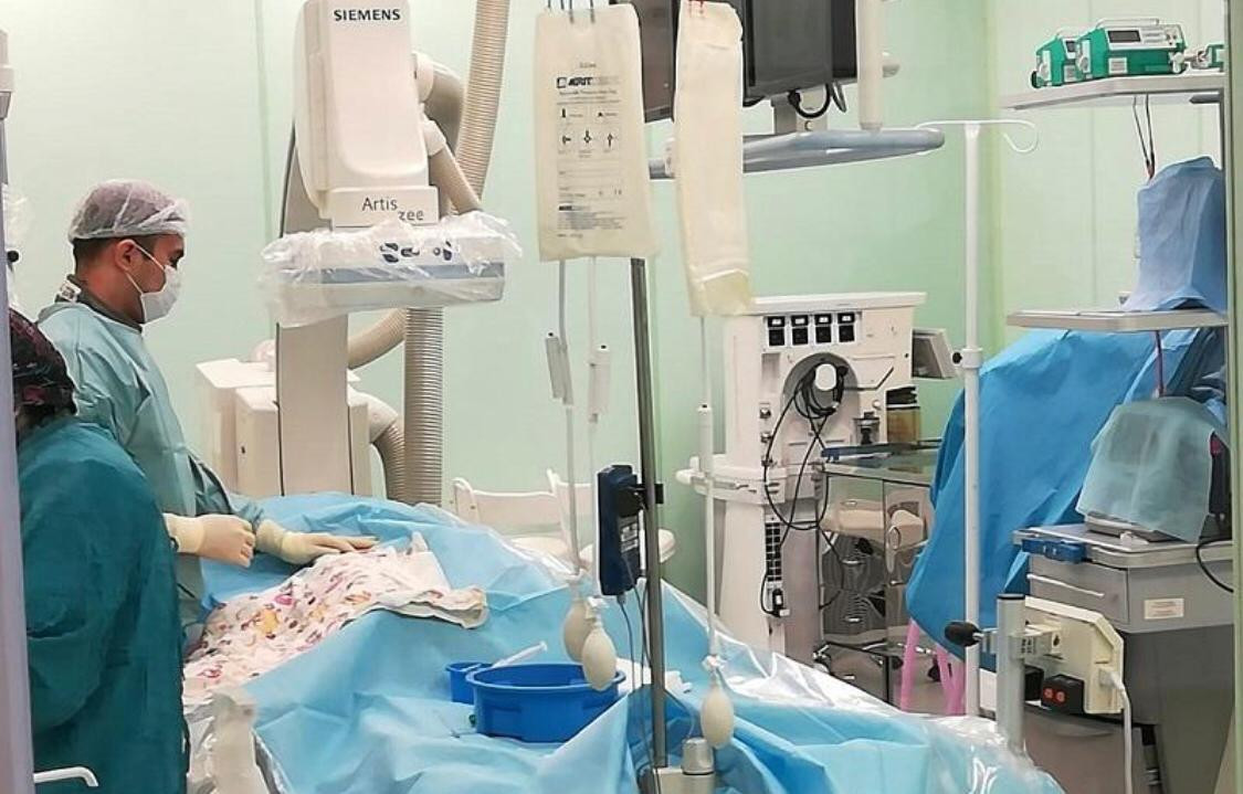 Elordalyq aýrýhana tuńǵysh ret nevrologııalyq asqynýdy azaıtatyn qurylǵyny qoldandy 