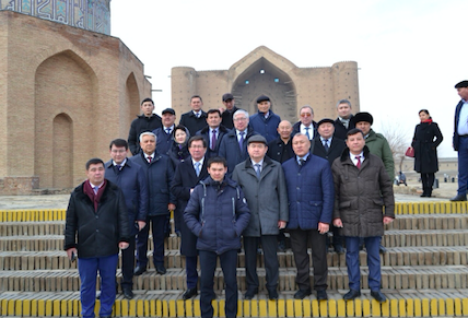 Májilis depýttary Túrkistandaǵy tarıhı oryndardy aralady