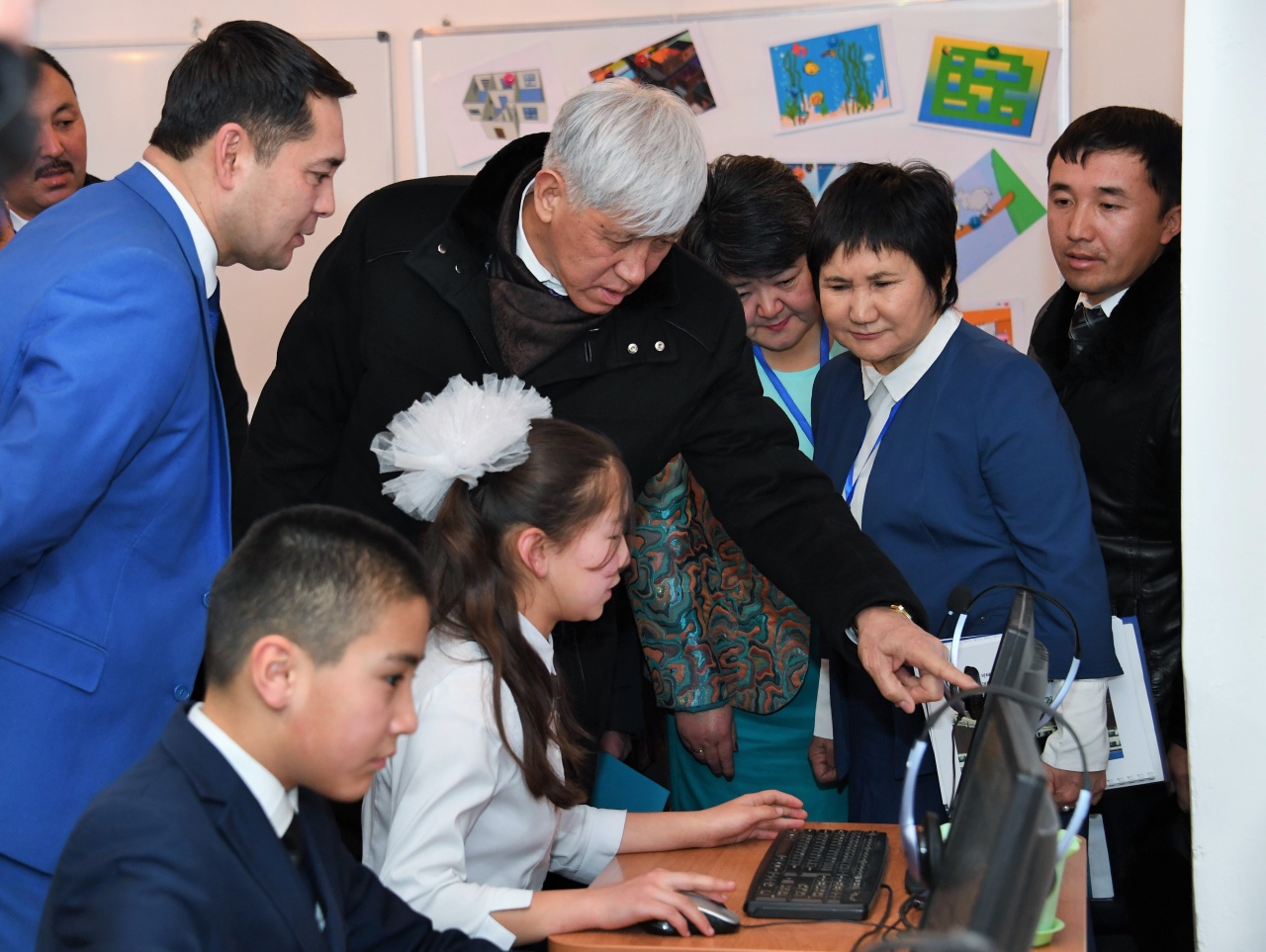 Kegen aýdanynyń oqýshylary coworking-synypta oqıdy