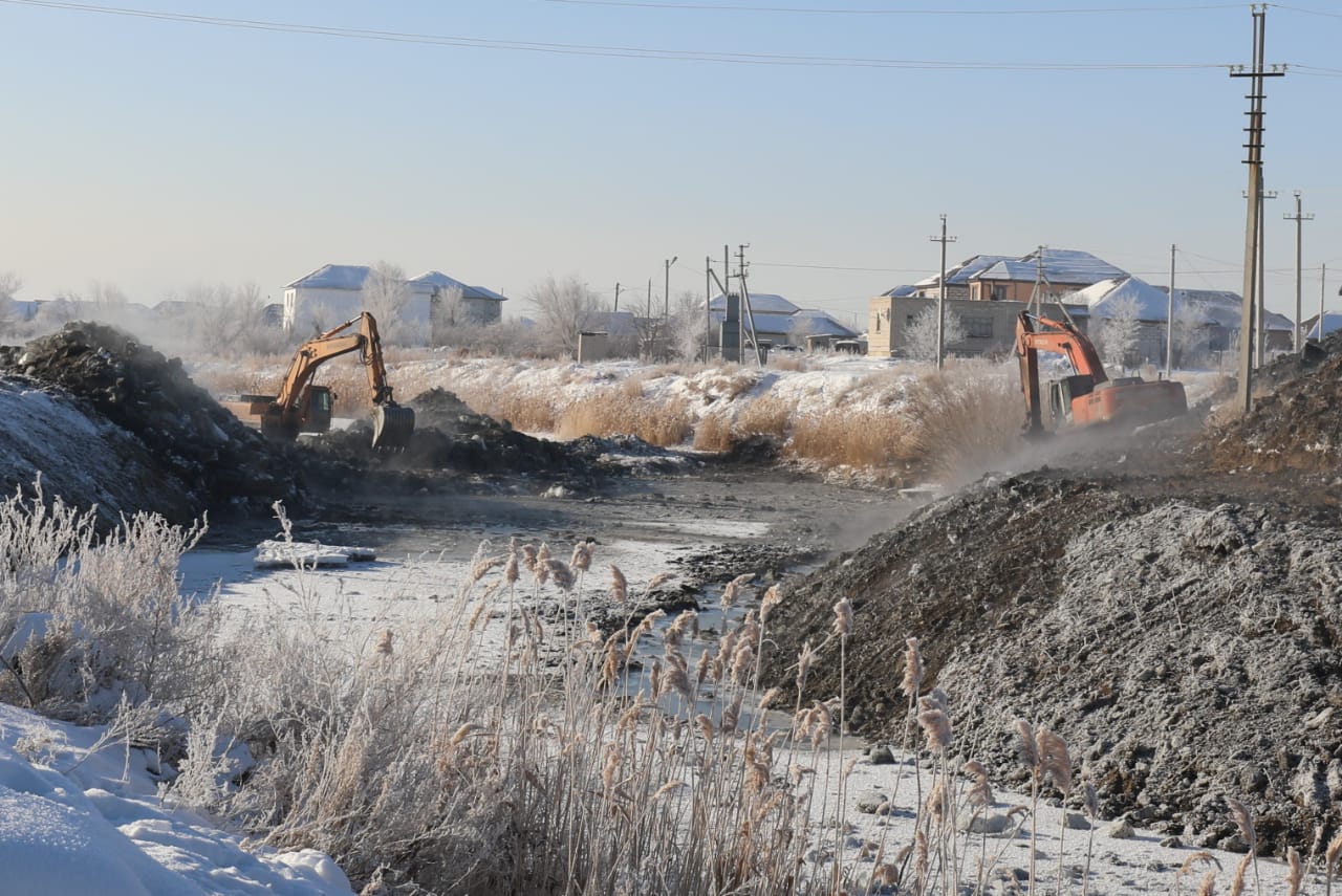 Aqtóbede segiz ózenniń arnasy tazalanyp, tereńdetiledi