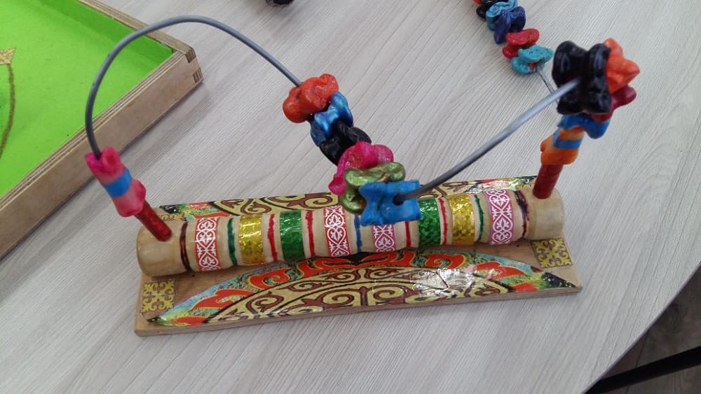 Asyqtan oıynshyq jasaıdy