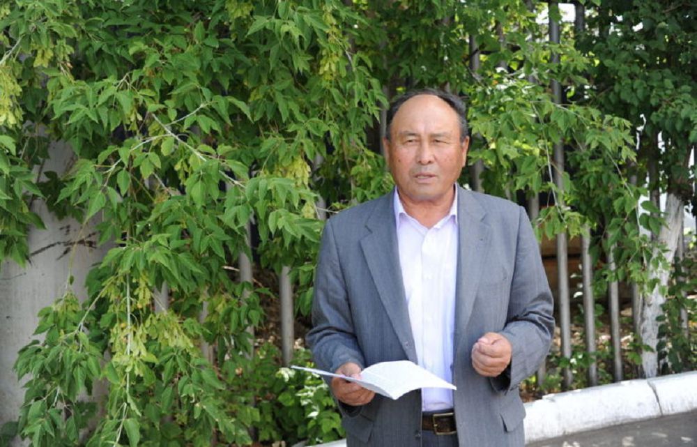 Seksen degen seńgirge shyǵyp jatqan Kámel Júnistegi týraly úzik syr