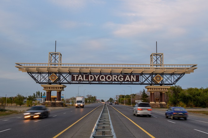 Jetisýdyń ishki joldaryn jóndeýge 30 mlrd teńge jumsalady