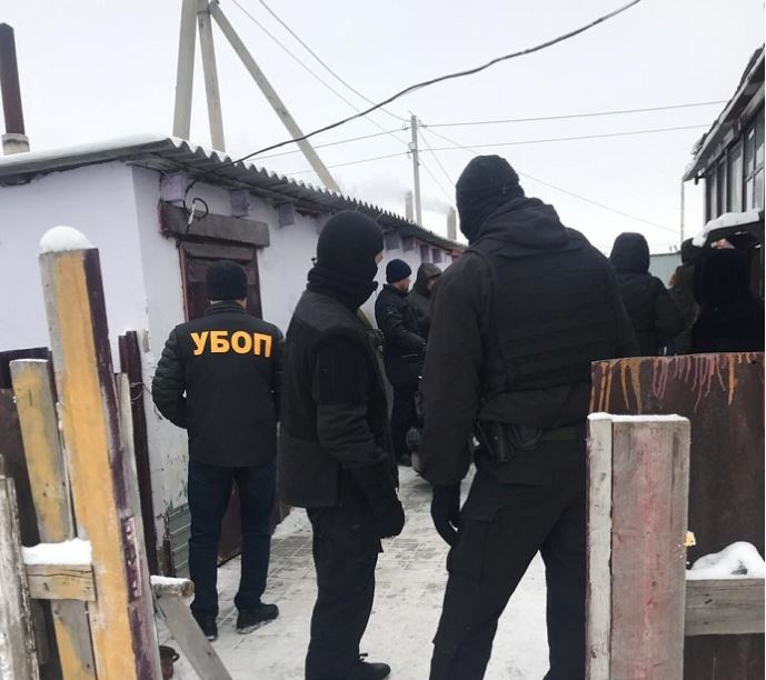 Qostanaı polıseıleri geroınniń iri partııasyn tárkiledi