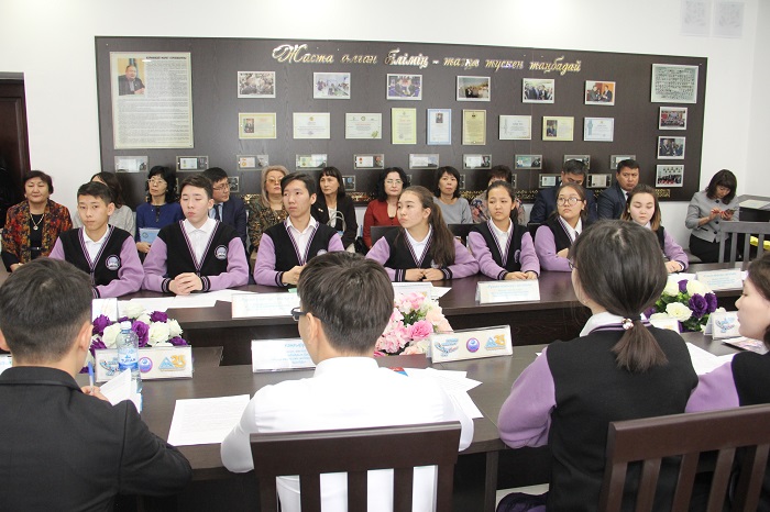 Semeıde pedagog mamandar jetispeıdi