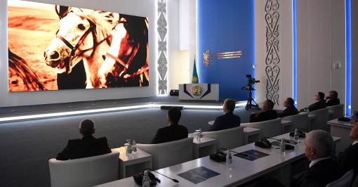 Memleket basshysy «Equus: Jylqy tarıhy» atty derekti fılmniń kórsetilimin tamashalady