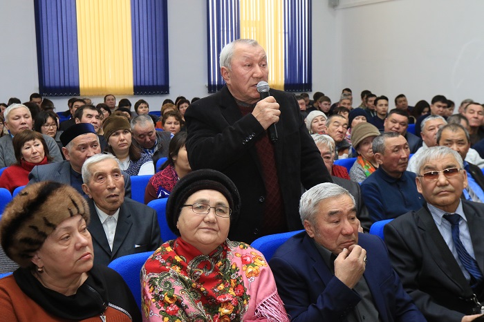 Pavlodarǵa  qarasty Kenjekól aýyly jartylaı jaryqsyz  