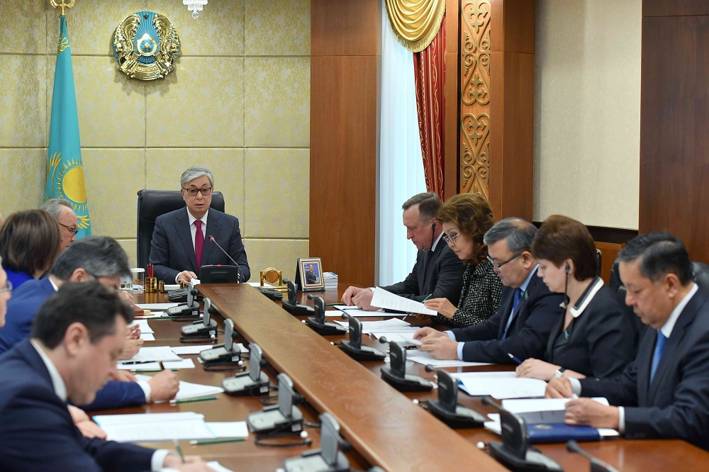 Q.Toqaev jastardyń bastamalaryn qoldaý qajettigine senatorlardyń nazaryn aýdardy