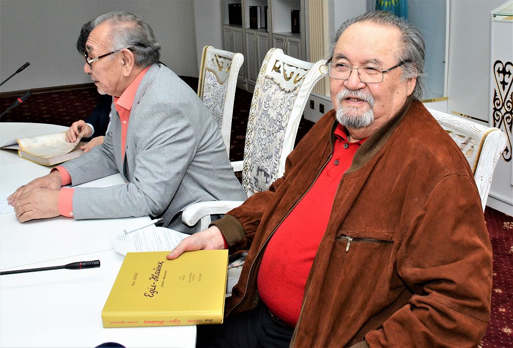 Trılogııanyń tusaýkeseri