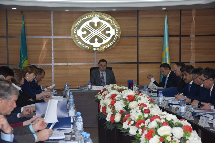 Qazaqstandyq kásipodaq uıymdary birtutas bolýy tıis - Baqytjan Ábdiraıym