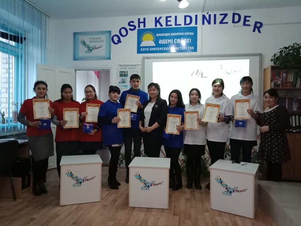 ShQO Besqaraǵaı aýdanynda dárigerler aǵylshyn tilin úırenip jatyr