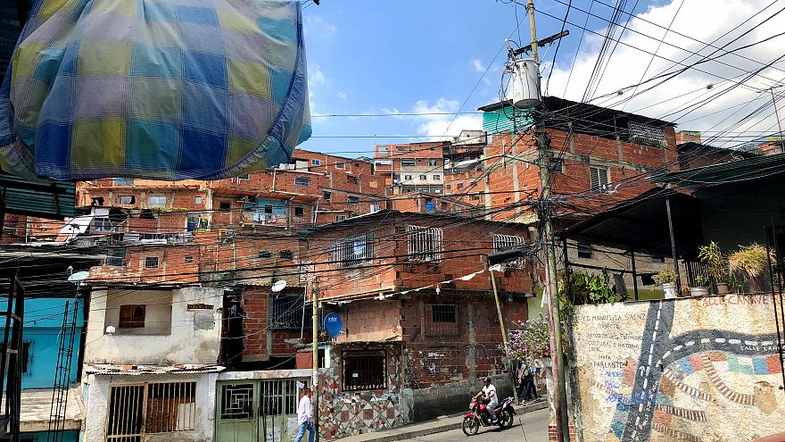 Venesýela aýrýhanasy: emdelýshige kúnine bir tandyr nan ǵana beriledi