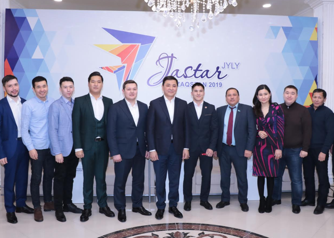 Sambodan álem chempıony Nurbol Serikovke jerlesteri páter syılady