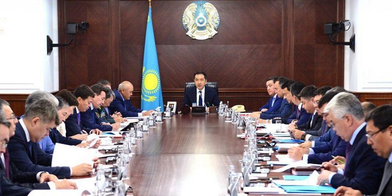 Baqytjan Saǵyntaev órtten qaza tapqan 5 balanyń ata-anasyna kóńil aıtty