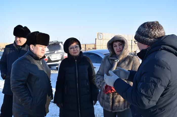 Májilis depýtattary jumys saparymen Qostanaı oblysy Qarabalyq aýdanyna bardy 