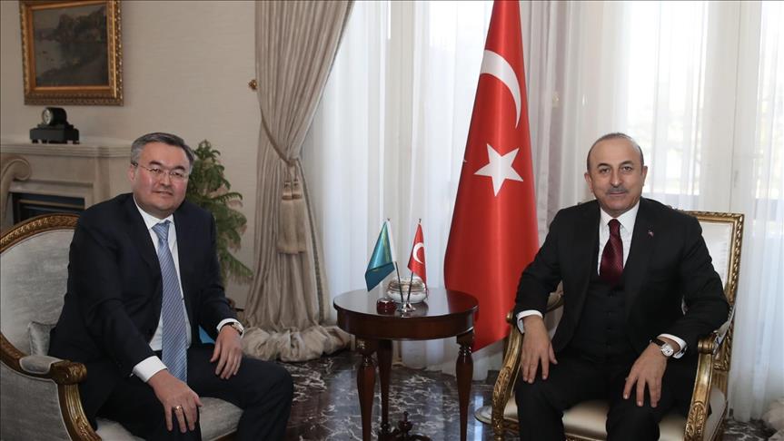 Muhtar Tileýberdi Túrkııada Mevlıýt Chavýshoǵlymen kezdesti 