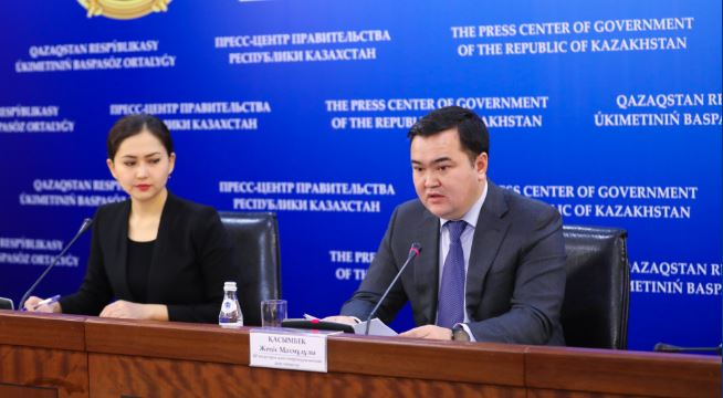 О́ńdeý ónerkásibi men shıkizattyq emes eksportty qoldaýǵa 500 mlrd teńge bólý tapsyryldy - J.Qasymbek