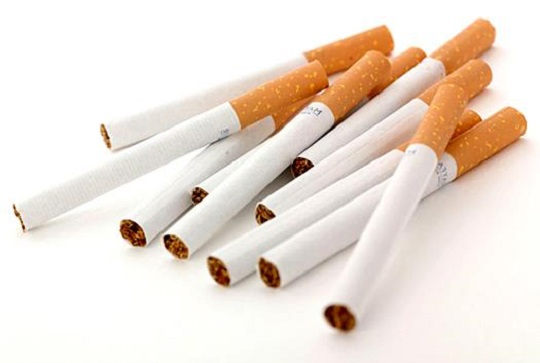 100 jasqa deıin temeki shegýge tyıym salynady