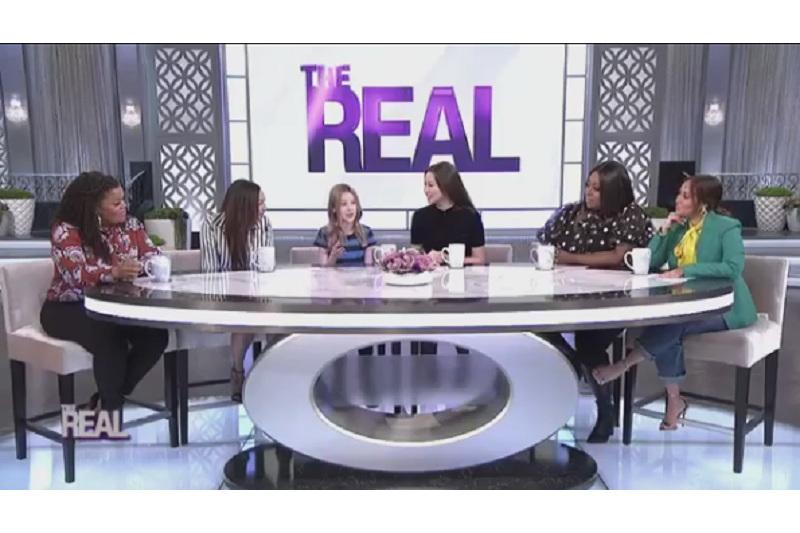 Danelııa Tóleshova The Real shoýynyń júrgizýshilerin tańǵaldyrdy