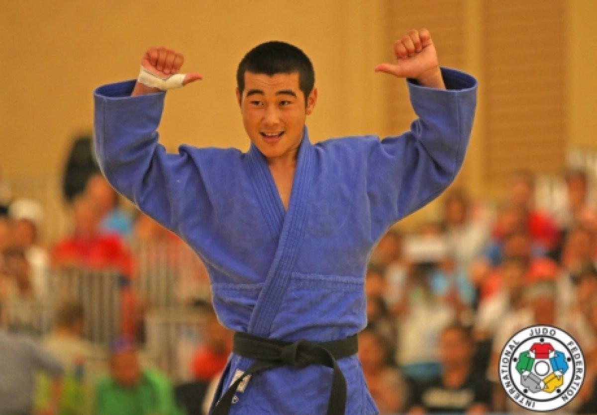 Qazaqstan dzıýdoshylary Eýropa kýboginen eki medal jeńip aldy