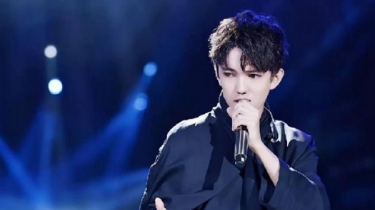 Arystanbek Muhamedıuly Dımash pen Danelııaǵa sáttilik tiledi