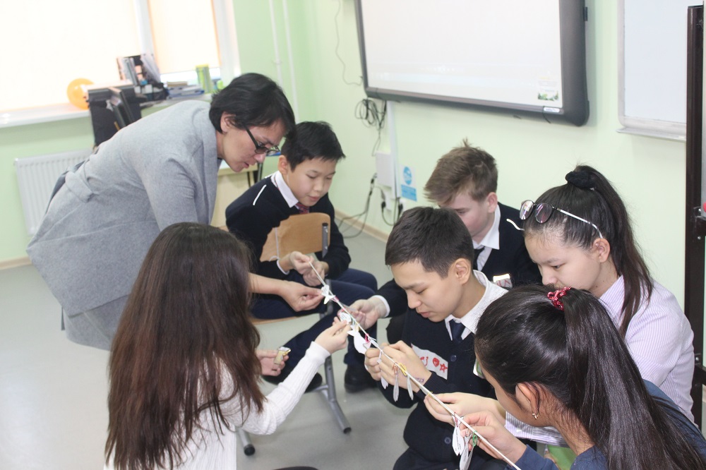 Aqtaýlyq ata-analar Oksfordtyq kýrsty oqydy