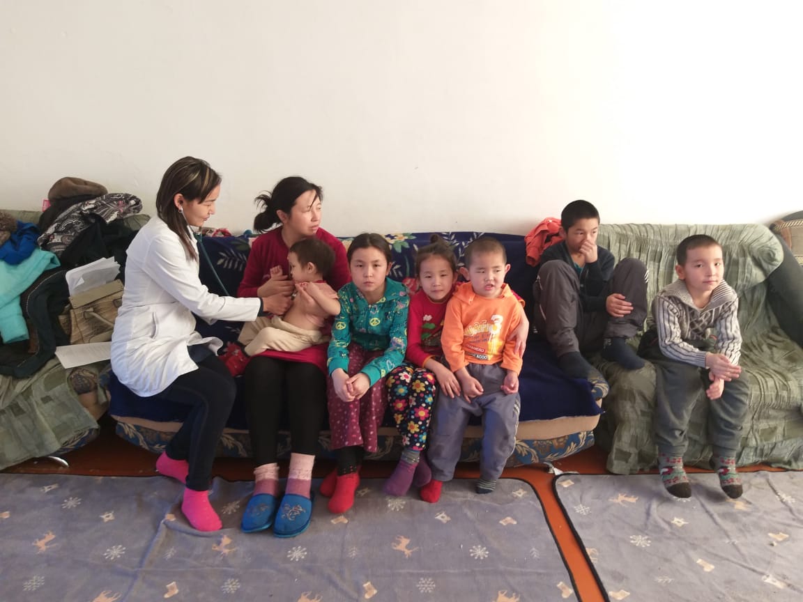 ShQO-da 7 kúnde 1200 kópbalaly otbasy medısınalyq tekserýden ótti
