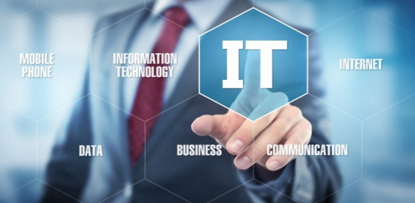 Premer Qazaqstanda sıfrlandyrý máselelerindegi memlekettik organdardyń jumysyn synǵa aldy