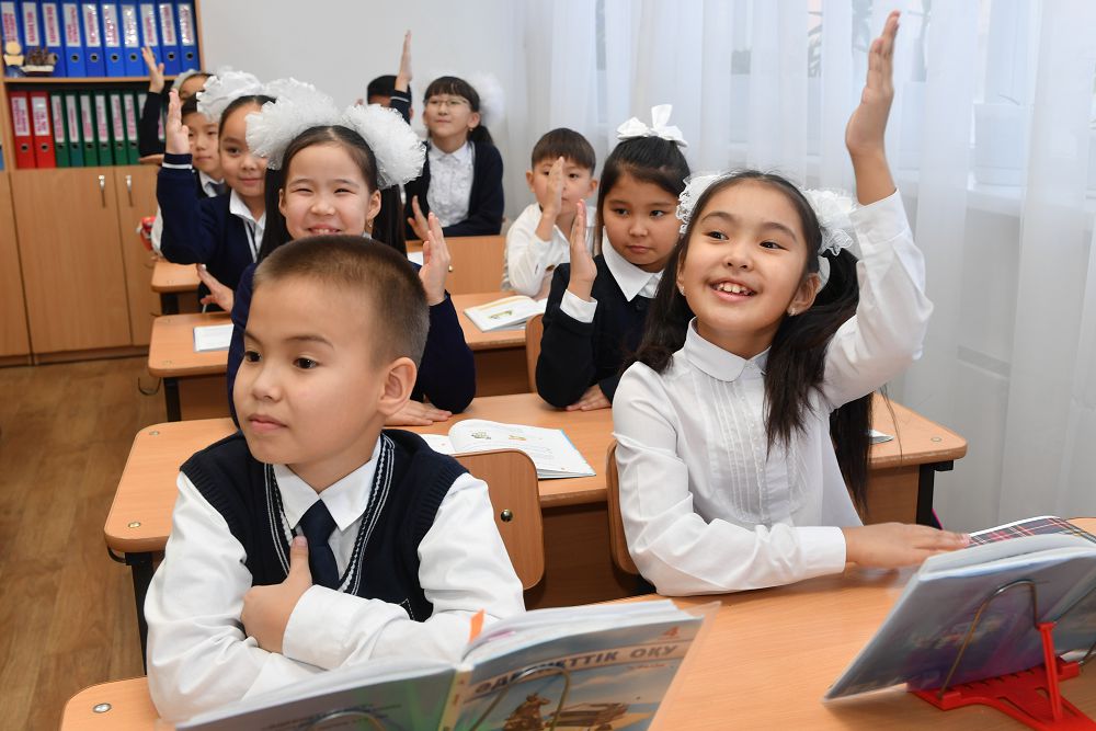 Úsh aýysymdy mektep: Bul – qala irgesindegi aýyldardyń basty túıtkili