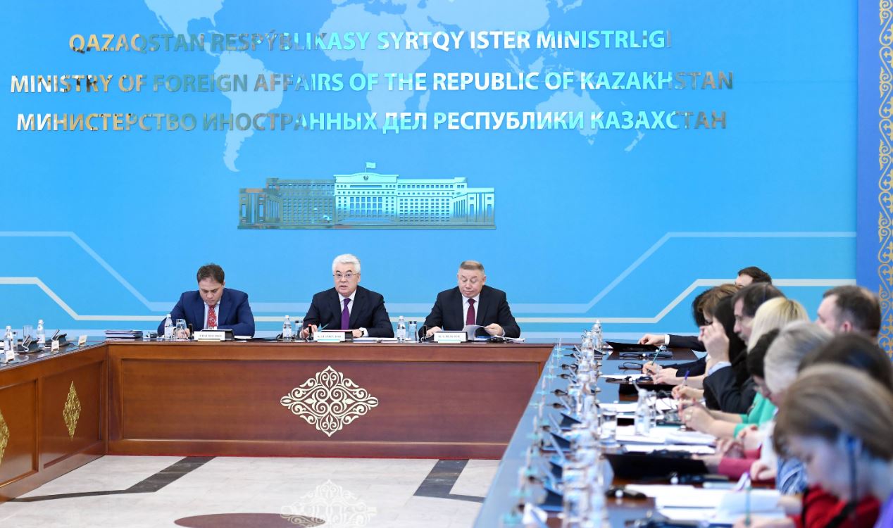 ​Syrtqy ister mınıstrliginde adam quqyqtaryn qorǵaý máseleleri talqylandy