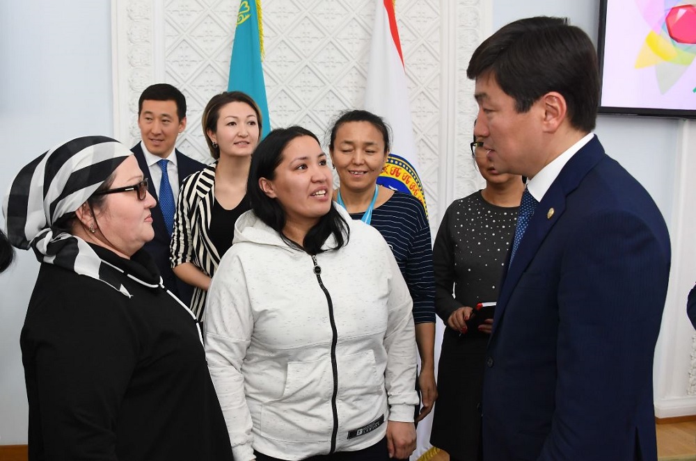  Almaty ákimi kópbalaly analarmen kezdesti