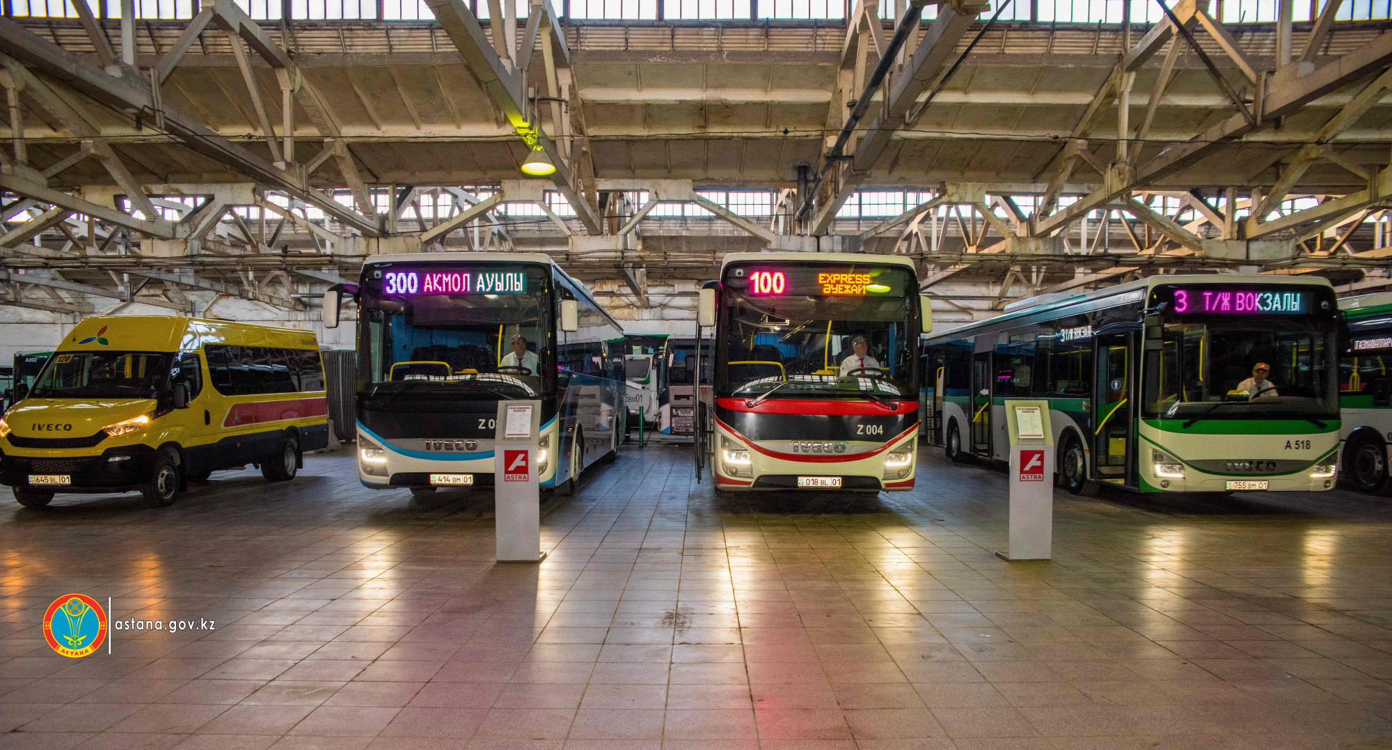 Baqyt Sultanov avtobýs parkin jańartý josparlary týraly aıtyp berdi