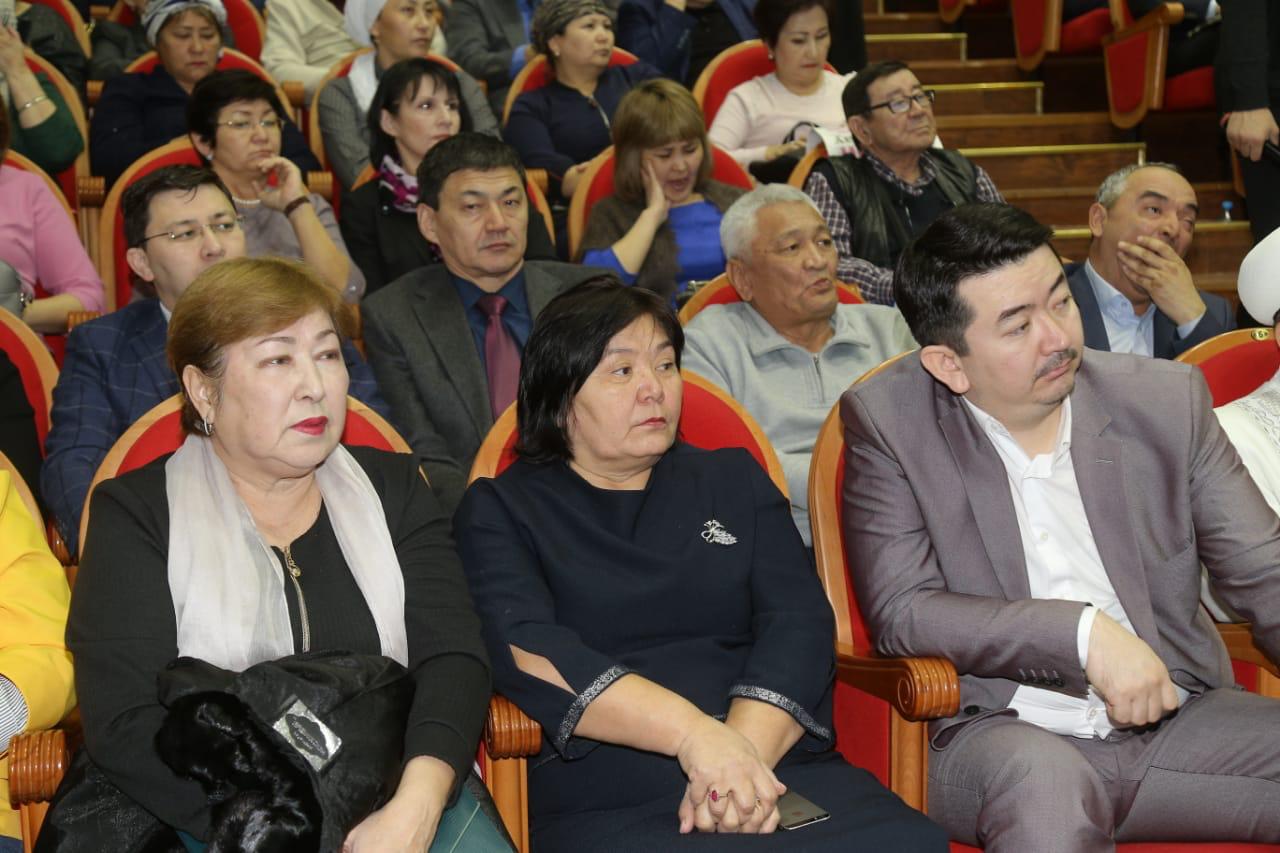 Mańǵystaýda kóp balaly otbasylarǵa 100 myń teńge tólenedi