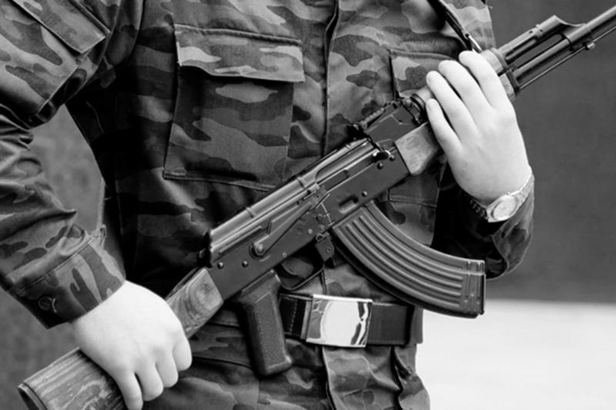 Qaraǵandydaǵy qaıǵyly oqıǵa: qatardaǵy jaýyngerdiń qazasyna kim kináli?