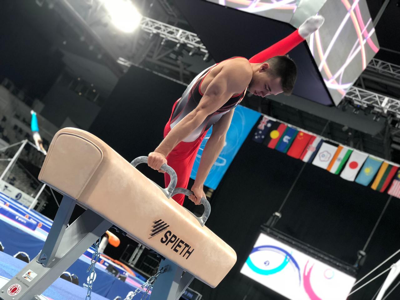 Qazaqstandyq gımnastar Melbýrndegi álem kýbogi kezeńine qatysýda