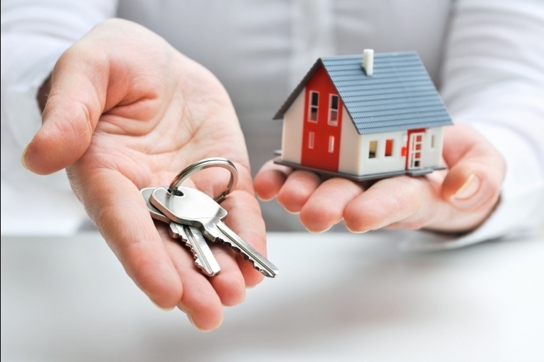 Qaraǵandy oblysynda bıyl dárigerlerge 63 páter beriledi