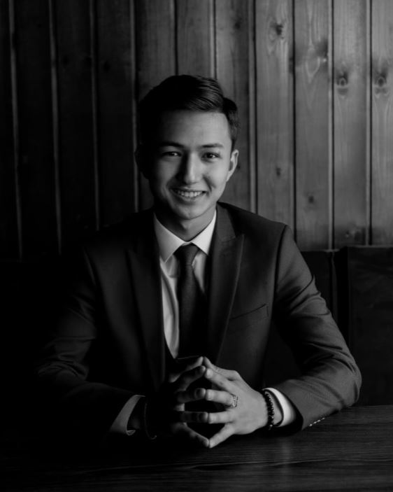 Semeılik oqýshy-kásipker Nádir Sábıtov jıhaz shyǵaratyn seh ashty