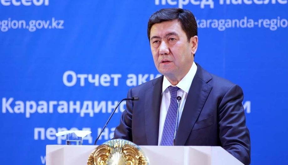 Qaraǵandy oblysynda kópbalaly otbasylarǵa turǵyn úı sertıfıkattary beriledi