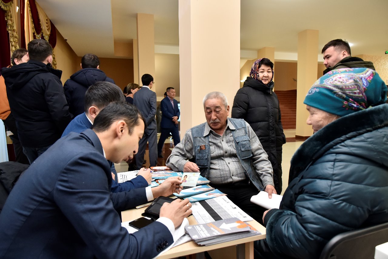 Qoǵamdyq qabyldaýda aqtóbelikterdiń myńnan astam máselesi sheshildi