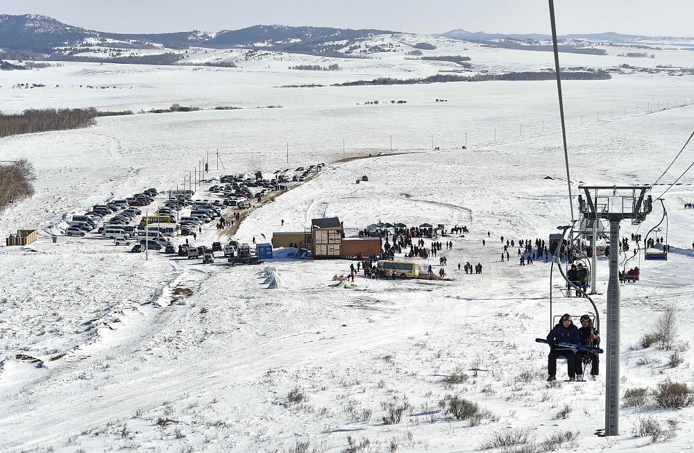 Baıanaýyldaǵy taý-shańǵy bazasyna kelshiler qatary kóbeıgen