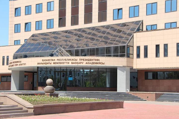 Astanada «Jańa úlgidegi memlekettik apparatty qalyptastyrý» máseleleri talqylanyp jatyr