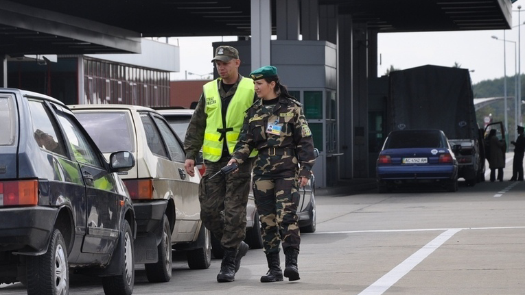 Ulttyq palata  kedendegi zańsyz baǵalardy zań aıasynda sheshýge bekindi