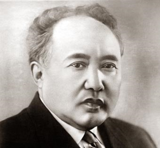 Semeıdegi áýejaıǵa Muhtar Áýezovtyń aty berile me?