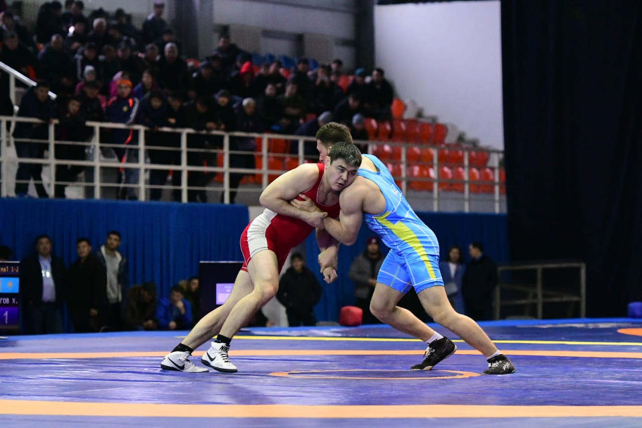 Grek-rım kúresinen Bolgarııadaǵy halyqaralyq týrnırge attanatyn balýandar tizimi