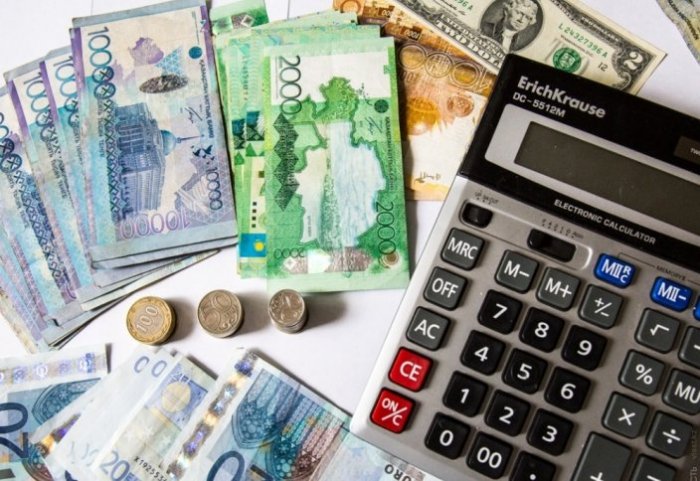 Bıýdjet salasyndaǵy aılyǵy tómen qyzmetkerlerdiń jalaqysy 30 paıyzǵa ósedi