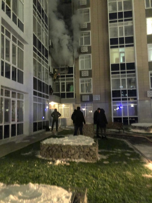 Astanada turǵyn úı órtendi