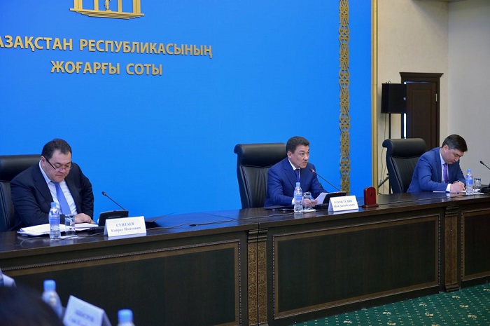 Joǵarǵy sot sybaılas jemqorlyq boıynsha sot isin júrgizý máselelerin talqylady