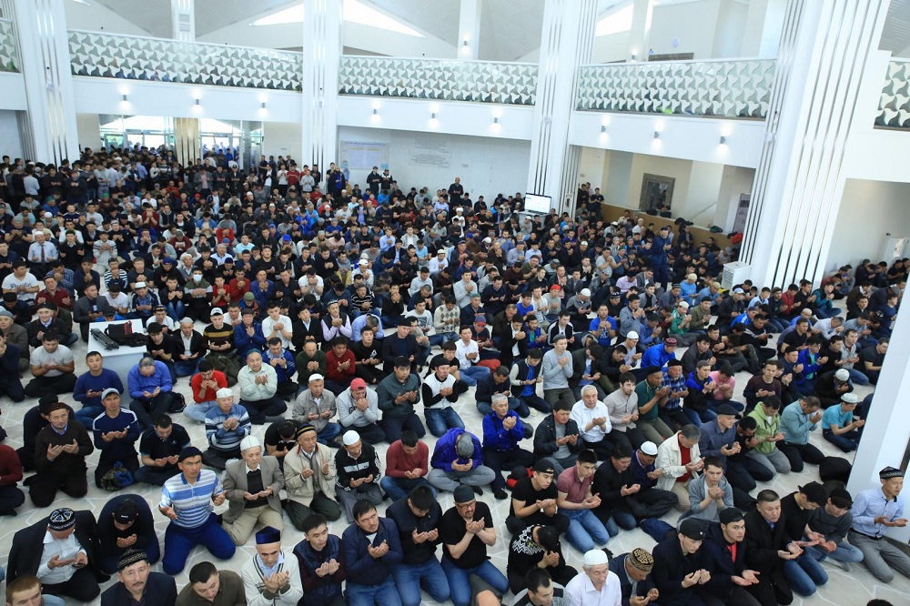 Shymkentte meshit ımamy boryshker ákelerdi alıment tóleýge shaqyrdy