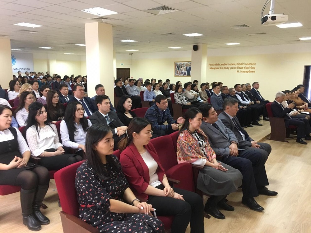 Qarjy mınıstrliginiń ádep jónindegi ýákili Mańǵystaýda kezdesý ótkizdi